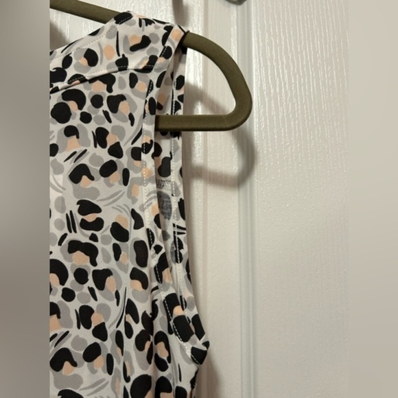 Loft Sleeveless Print Blouse in Women’s S pink grey white lightweight - Picture 8 of 13